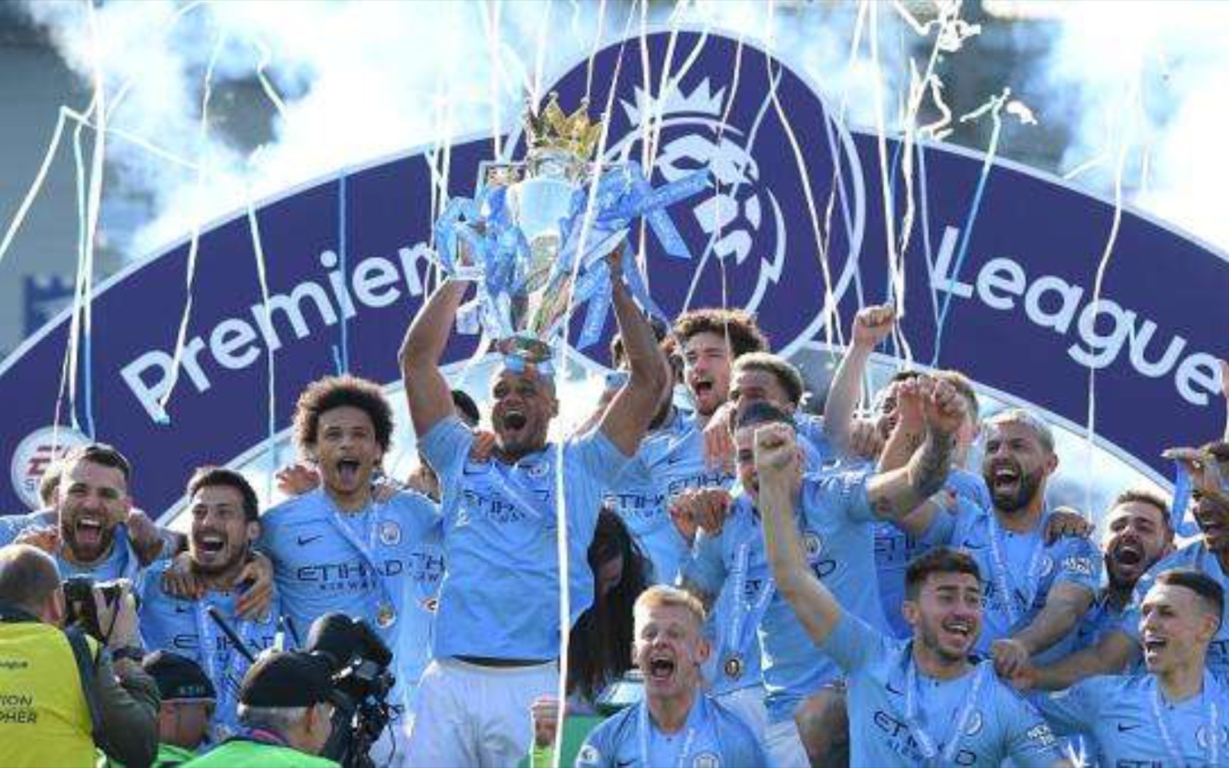 了诸多目光 了诸多目光